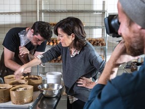 An episode of Josée di Stasio’s new show takes her into the kitchen of Hof Kelsten to make panettone with owner Jeffrey Finkelstein.