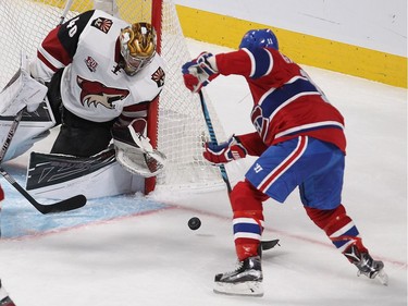 Montreal Canadiens right wing Brendan Gallagher (11) comes in close on Arizona Coyotes goalie Justin Peters during second period NHL action in Montreal on Thursday October 20, 2016.