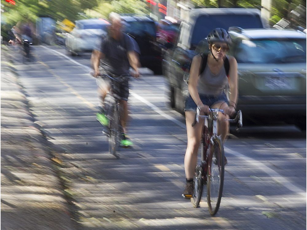 are cyclists allowed on sidewalks