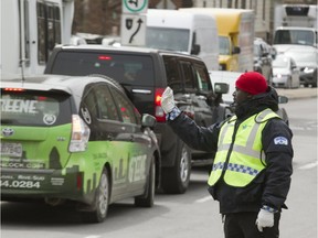 Commuting questions answered. This week: why it seems police make traffic worse when they direct it, and buses displaying their direction.