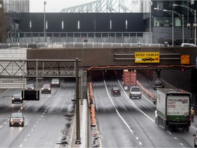 Access to the Ville-Marie from eastbound Highway 20: one of many closures this weekend.