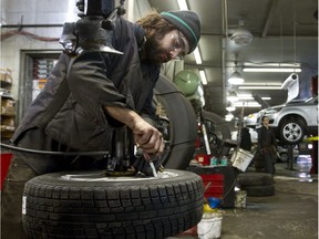 CAA-Québec agrees with Quebec Transport's Bill 165, which aims to change the winter-tire deadline from Dec. 15 to Dec. 1.