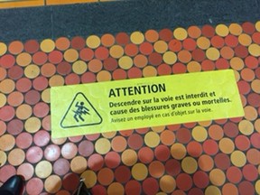 A new warning sign on a Montreal métro platform