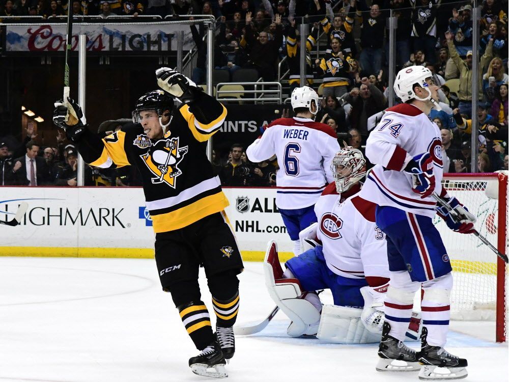 Senators lifer Chris Neil hangs up skates after 1,000-game crash-and-bang  NHL career - The Hockey News