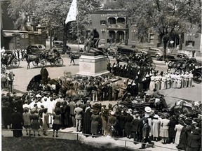 The grounds of the Hotel Dieu in 1942 in front of the monument erected to the memory of the institution's founder, Jeanne Mance.