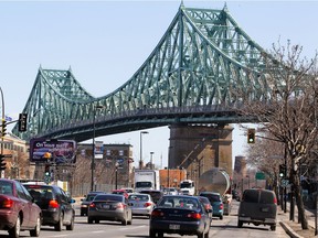 A $127-million contract was awarded in 2000 to a consortium led by SNC-Lavalin to replace the deck on the Jacques Cartier Bridge.