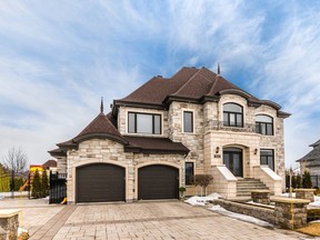 Canadiens star Max Pacioretty is selling his home in Brossard's exclusive Domaines de la Rive-Sud neighbourhood.