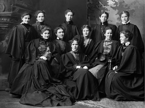 A group of "Donaldas" at McGill University in 1898. The first women students at McGill were nicknamed the Donaldas, in recognition of the businessman Donald Smith, Lord Strathcona, whose financial generosity made it possible, in 1884, to overcome the resistance of school administrators.