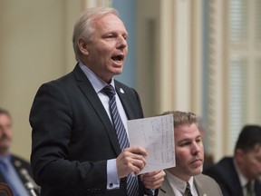 Parti Québécois leader Jean-François Lisée appears to be giving up on an alliance with Québec solidaire, and turning his attention toward the right, where the CAQ has more votes to lose, Don Macpherson writes.