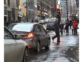 Mayors in favour of right turns on red lights say the turns would not be allowed at certain intersections, such as Peel St. and Ste-Catherine St.