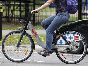 Census figures show Montrealers are more likely than their counterparts in Toronto to use bicycles to get around, but they lag behind Vancouver when it comes to two-wheeled transportation.