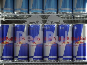 To find out whether energy drinks deliver when it comes to running performance, researchers from the University of Pennsylvania tested Red Bull on a group of recreational 5-km runners.