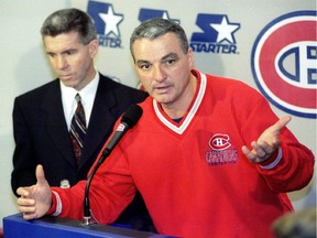 Mario Tremblay, right, and Réjean Houle during a news conference at the Forum in 1995.
