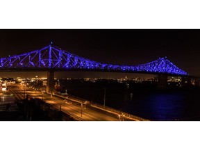 The Jacques Cartier bridge was the scene of a head-on collision early Tuesday. Police believe one of the drivers was under the influence of drugs or alcohol.