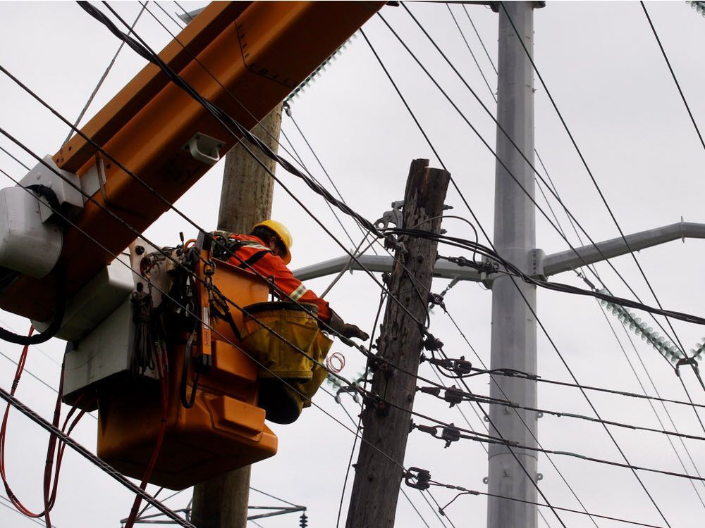Laval outages leave more than 20,000 residents without electricity