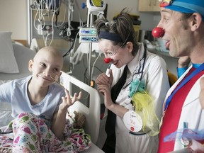 Téa Kinsella-Borden visits with Dr. Fifi (Melissa Holland) and Dr. Pedalo (Maxime Larose). “On some of Téa’s darkest days, they’ve been the only ones who could make her smile,” said Jennifer Kinsella, Téa’s mother.