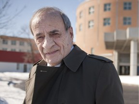 Nick Di Tomaso, pictured in front of the Pointe Claire hospital in 2011, passed away Wednesday morning at the age of 84.