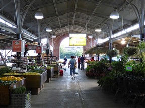 0812 375 Anjou Featured Halles d Anjou Farmers Market