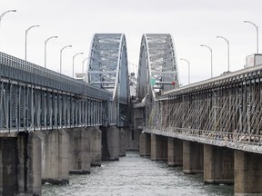 There will be a complete closure of the Mercier Bridge in both directions from Friday at 11 p.m. to Saturday at 5 a.m.