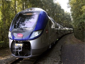 A Bombardier Regio 2N double-deck train, which is capable of travelling at speeds of between 160 km/h and 200 km/h.