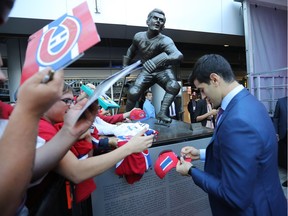 Montreal Canadiens' Max Pacioretty signs autographs outside the Bell Centre, prior to the game against the Chicago Blackhawks on Tuesday October 10, 2017.