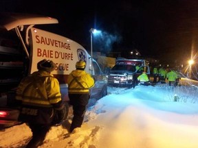 Members of Sauvetage Baie-d'Urfé Rescue in action. (Photo courtesy of Sauvetage Baie-d'Urfé Rescue)