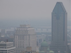 A smog warning was issued by Environment Canada for Montreal and the surrounding communities of Châteauguay, Longueuil and Laval.