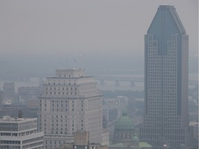 A smog warning was issued by Environment Canada on Sunday evening for Montreal and the surrounding communities of Châteauguay, Longueuil and Laval.