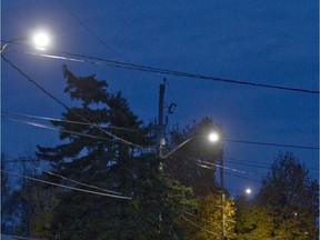Pierrefonds-Roxboro street lamps will be replaced with fixtures that use LED bulbs.