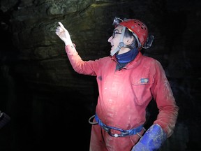 Daniel Caron explains part of the cavern network just discovered in St-Léonard.