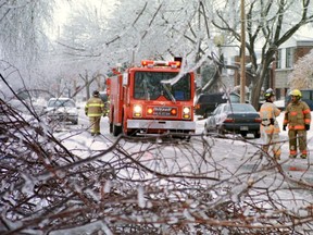 Jan. 11, 1998: Clearing the streets in Côte-St-Luc.