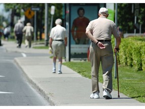 Côte-St-Luc seniors make their way down Cavendish Blvd. in this file photo.