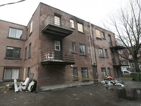 Twenty-one residents fled their apartments Sunday after a fire broke out in a Linton Ave. building in Côte-des-Neiges.