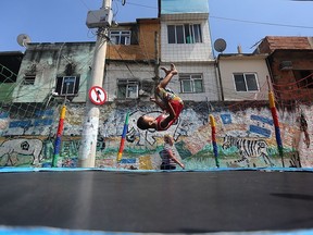 The word "trampoline" is the French version of the Italian "trampolino," a word whose gender is masculine in Italian but which became popular in France in the 1960s through its gender neutral English version "trampoline."