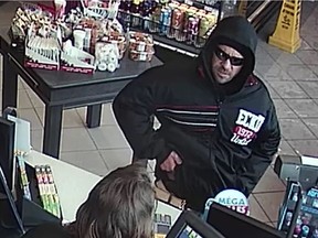 Laval robbery, Fabreville, suspect, shell service station