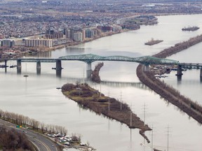 A 2015 aerial view of the Champlain Bridge and the St. Lawrence Seaway shows Brossard on the left: The city is growing rapidly and is expected to have 102,000 citizens by 2021.