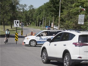 From June 2 though October, only buses, cyclists and pedestrians are allowed through the middle part of Remembrance Rd. and Camillien-Houde Way.