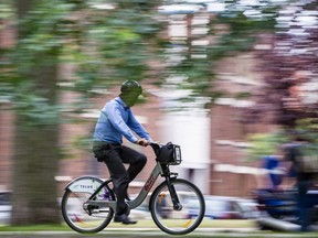As Bixi numbers go up the number of cycling accidents is ... going down! (Dario Ayala / THE GAZETTE)