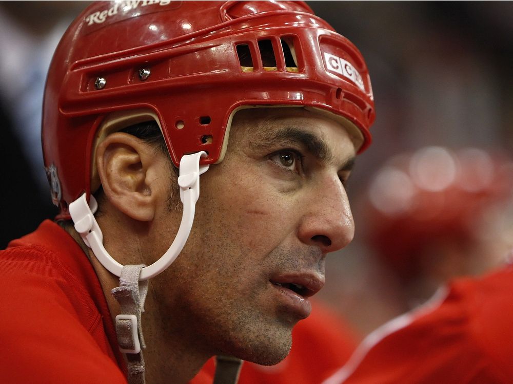 Pro Hockey: Chelios leaving Detroit to return to Chicago