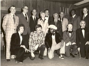 The Als’ Johnny Rodgers (third from left, front row) was among celebrities gathered for the Sports Celebrity Dinner in Montreal in 1973.