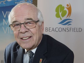 Beaconsfield Mayor Georges Bourelle announced the launch of a city project that aims to reduce greenhouse gas emissions.