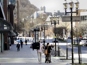 A Montreal commission has recommended that the redevelopment of McGill College Ave. take place in three sections.