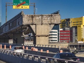From Nov. 9-12, 2018, the old infrastructure will be demolished, with careful plans underway to protect the new sections of the Turcot Interchange.