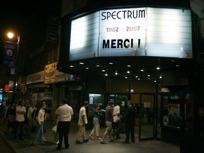 Fans of the Spectrum venue arrive late Sunday for farewell tribute to the Montreal landmark on Aug. 5, 2007.