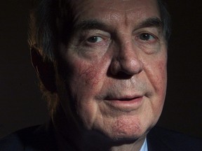 Former federal cabinet minister Donald Macdonald has died at age 86.