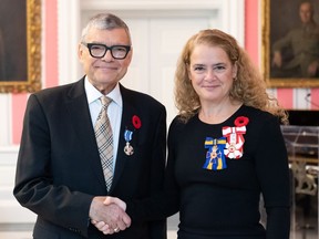 Aldo Del Col receives the Meritorious Service Medal from Governor General Julie Payette.