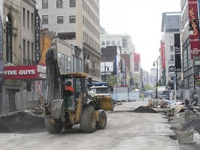 Underground electrical work on Ste-Catherine St. between Mansfield St. and Robert-Bourassa Blvd., as well as sewer repairs between Bleury St. and Robert-Bourassa, were already carried out this year. Above: the scene in May.