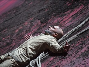 In XENOS, Akram Khan plays an Indian dancer who is thrust from a wedding celebration into the industrial slaughter of trench warfare.