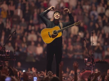 Mumford and Sons perform at the Bell Centre on March 4, 2019.