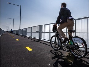 In May 2016, the Jacques Cartier and Champlain Bridges Incorporated opened a new two-lane, three-metre-wide bicycle path that was physically separated from the road.